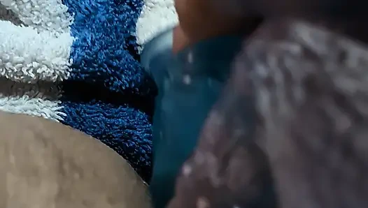 Yeni dildolar çifte penetrasyon orta yaşlı seksi kadın