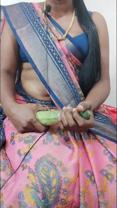 Tamil sheela amma role play, full dirty talk and amma paiyan podura dream talk, vegetable show