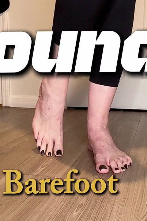 Nó sẽ bật!? Giantess feet vs bóng bay chân trần, sandals, vans hủy diệt