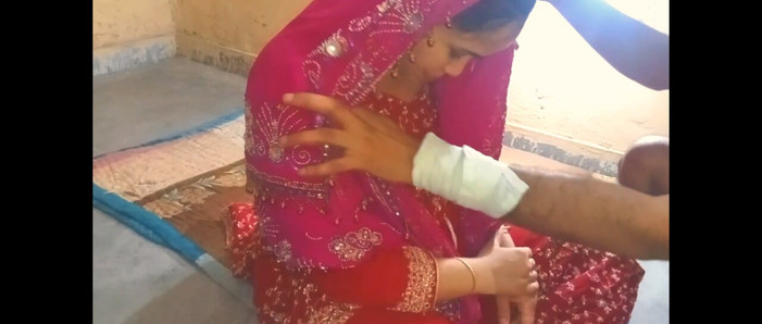 Indian Suhagrat - First Time Sex with Bhabhi devar ne bhabhi k chut or gaand dono ko choda full tight pussy clear voice