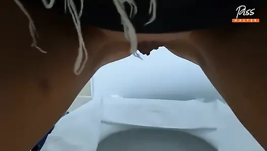 Подборка писсинга. Золотой дождь. Женское доминирование с мочой. Бритье киски. Эпизод 829