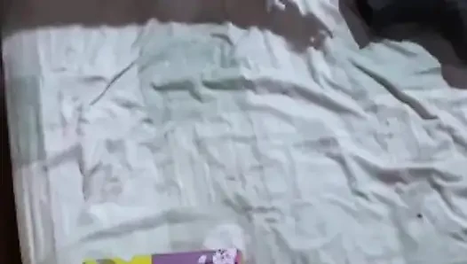 Kızıl saçlı kızın ilk kez anal tıkaçla denemesi