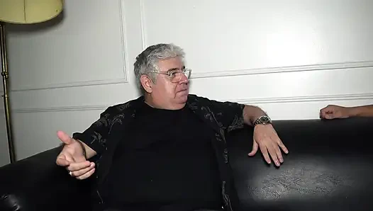 Arkadaşımı Futbol Izlemeye Davet Ettim Ve Sonunda Eşimin Yüzüme Alet Attım