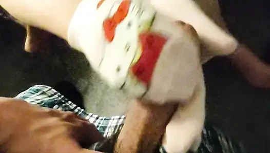 Seksi pembe hello kitty çorapla muamele ve çorapla mastürbasyon