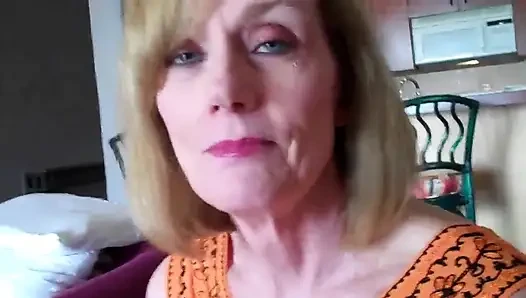 Wicked Sexy Melanie MILF in Mexico!