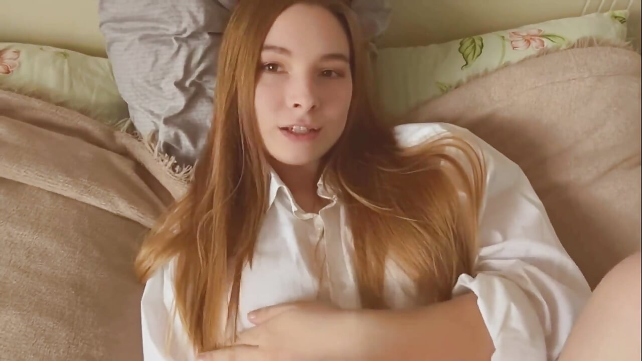 Το μουνί της όμορφης κοπέλας σφύζει και χύνει