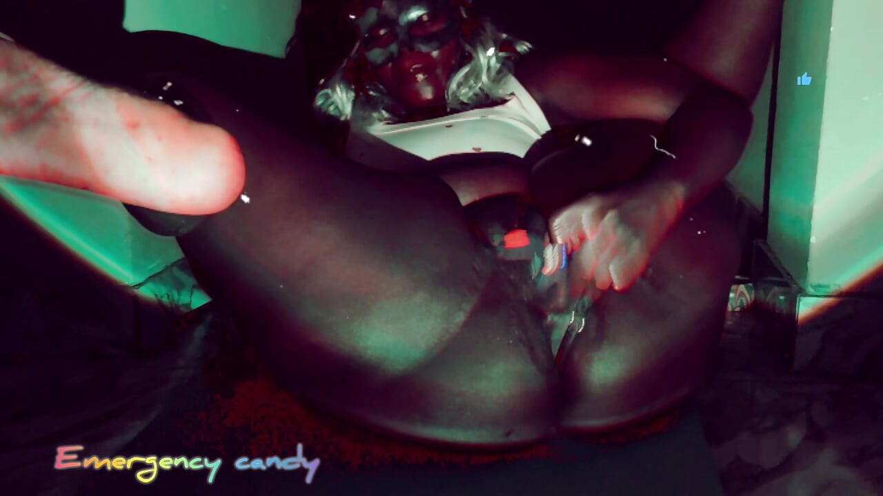 Bakış açısı: evde egzersizi yoga matının her yerine fışkırtarak bitiyor