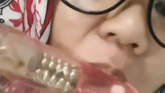 Bakış açısı : Endonezyalı viral kız odasında