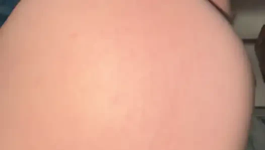 Зрелая толстушка в любительском видео