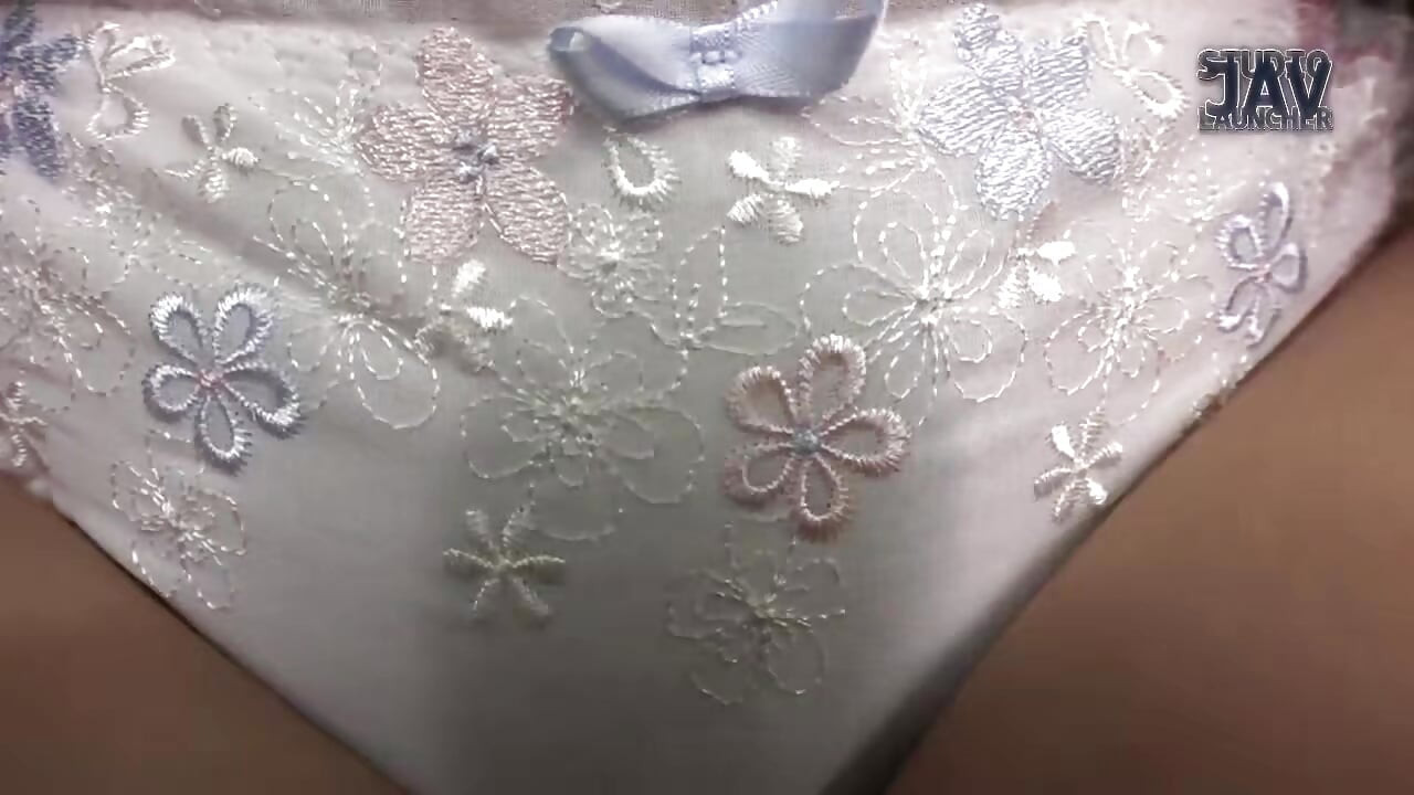 私の胸が見たいでしょ?