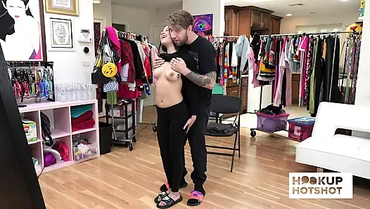 BTS - Maya Bijou cazibesini şehvet dolu bir fotoğraf çekimine getiriyor!