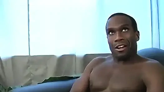 Büyük memeli adam dolandırılıyor