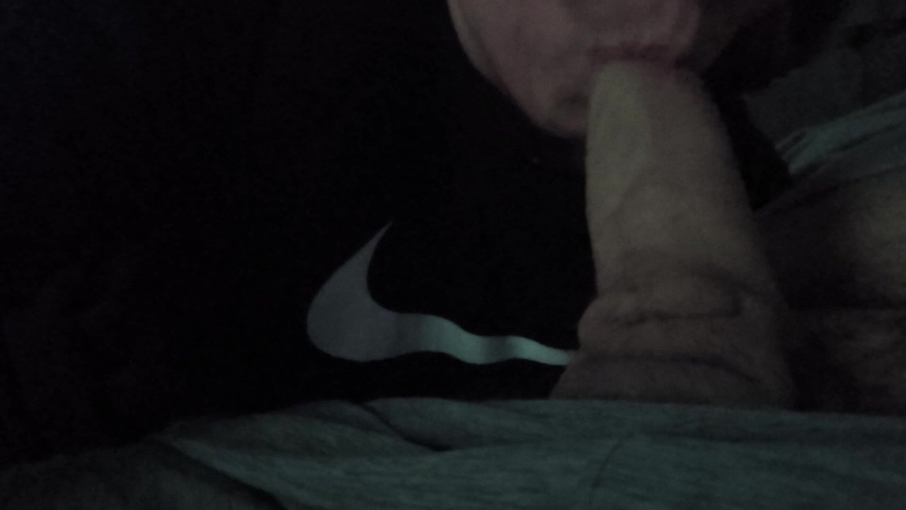 Min dunkande pumpar en enorm belastning ner i hennes hals