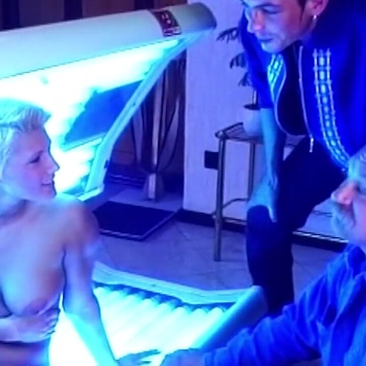 Solarium trójkąt blond dziwka pochłonięta i podwójnie waliła