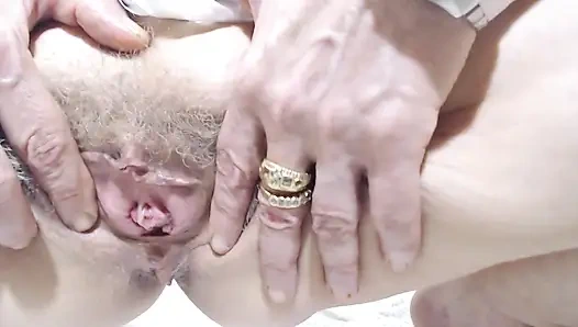 Weibliche öffnet Arsch und Muschi gut