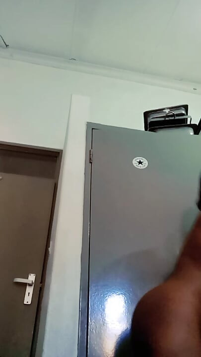 Cea mai amuzantă fată kiki se bucură de videoclipul ei