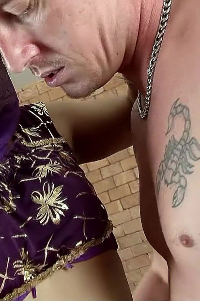 Tinder Date with Big Cock Fucks Horny Skinny Latina Teen and Gives Her Cumshot
