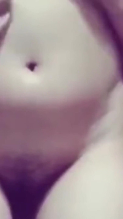 Tetas grandes de la Bhabhi Desi y follada en posición de pie | Clip 1