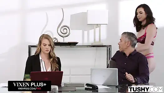 Tushy evli bir çift bu kızıl saçlının göt deliğini paylaşmak için sabırsızlanıyor