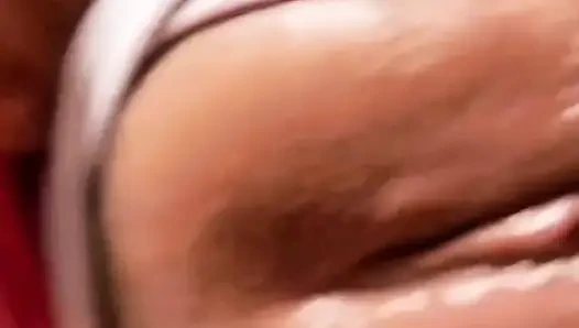 Bahsi kaybediyorum ve patronuma büyük bir oral seks yapıyorum