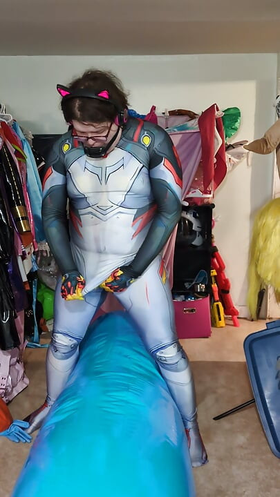 Peni Zentai Cosplay Dildo Gagged Inflatable Hump Drool