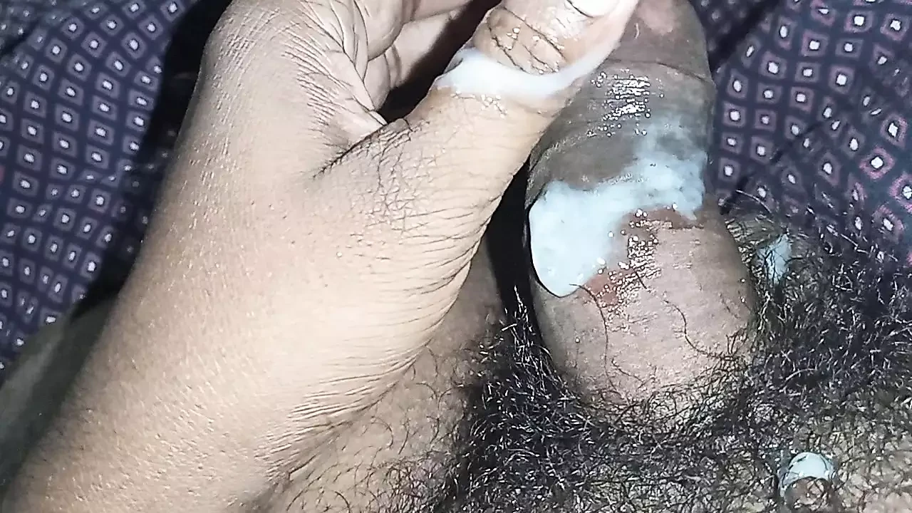 Une tatie ramu embrasse des vidéos de sexe avec moi, émission de bites poilues