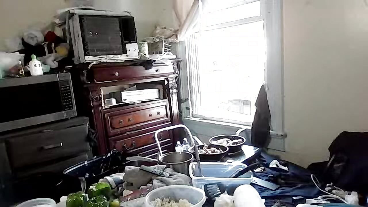 Egy másik nézet a csirkéről, amelyet a szobámban sütöttem a hordozható elektromos tűzhely tetejével