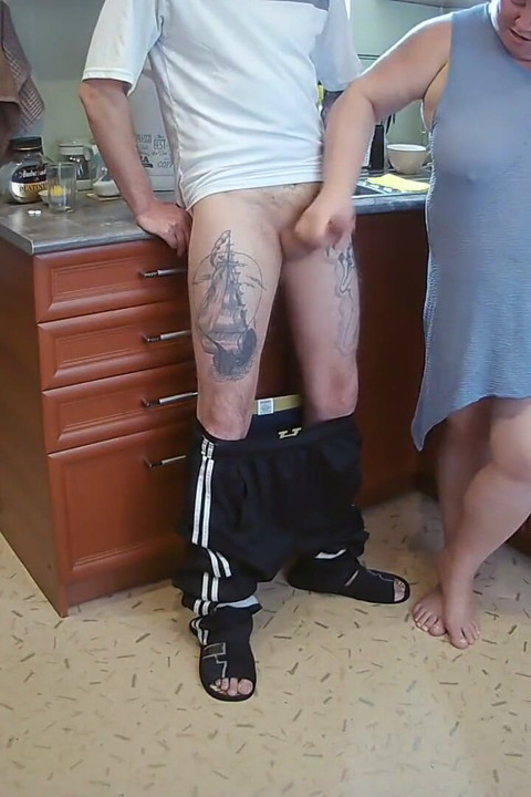 manual stimulation of my penis before cumshot in the morning in the kitchen