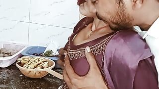 Sex v kuchyni s padosi bhabi hindský audio sex