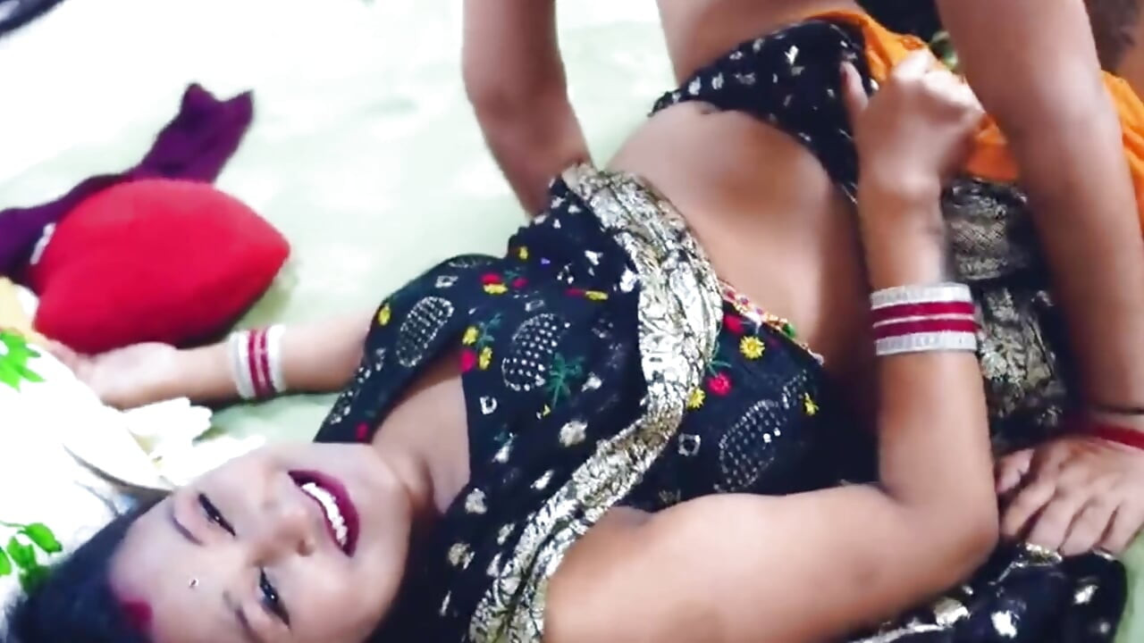 Desi aunty ko jabbar dasti chod kar mms bna liya