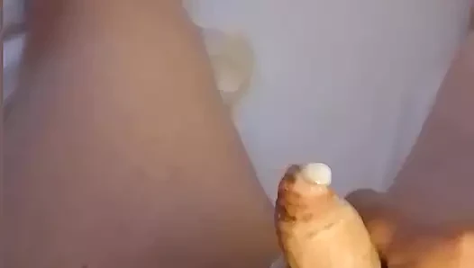 Azgın otelde mastürbasyon yapıyor