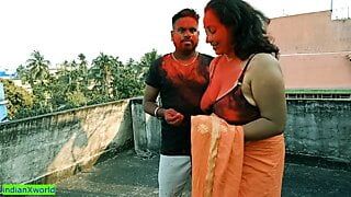 Un garçon tamoul de 18 ans baise deux belles bhabhi MILF ensemble au festival Holi