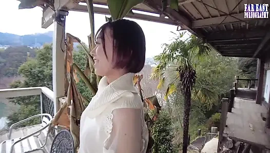 Wet-mark Wander saat dia meninggalkan jejak nakal yang berkilauan di mana pun dia telanjang sendiri 2/3