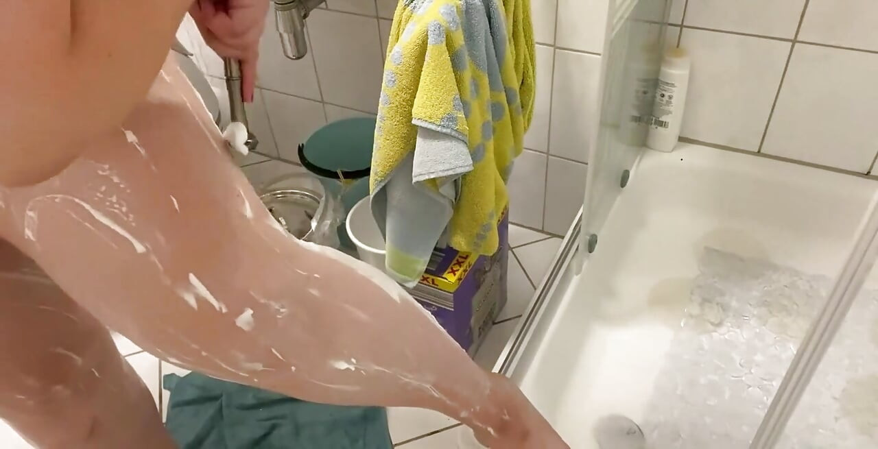 Today I'm Going to Take You with Me and Show You How I Shave Myself Thoroughly