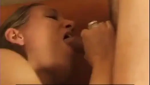 Zwei männer für eine sehr gierige junge blondine!