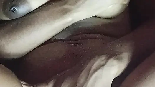 Сиськи и киска студентки