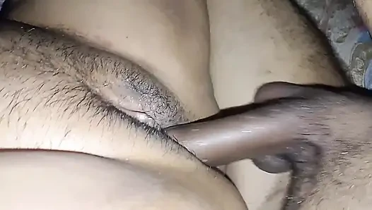 Milf semok menunggangi kontol besar
