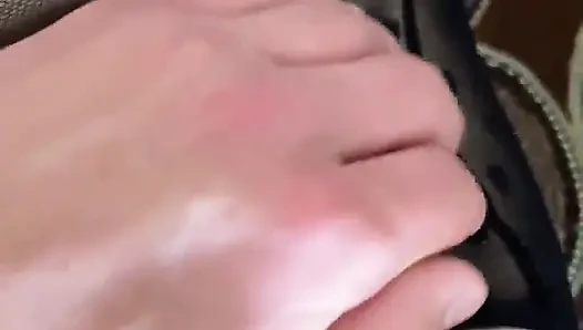 Сводная сестра Анна попросила снять на видео как она позирует, я не удержалась и трахнул ее