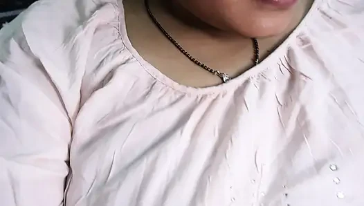 Gadis desi hornny meraba memeknya sendiri