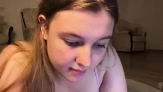 Jucielussie anal fingering doggy in tight jeans