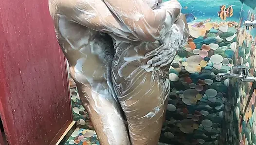 Bath romance with hand job ans penis rub on ass