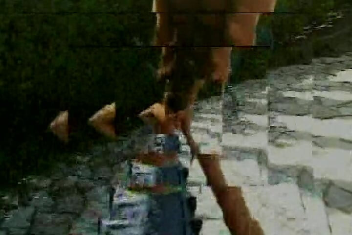 Güzel hatun domaltarak sikiştikten sonra boşalıyor