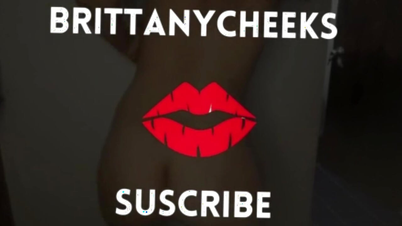 I discover my stepsister doing porn