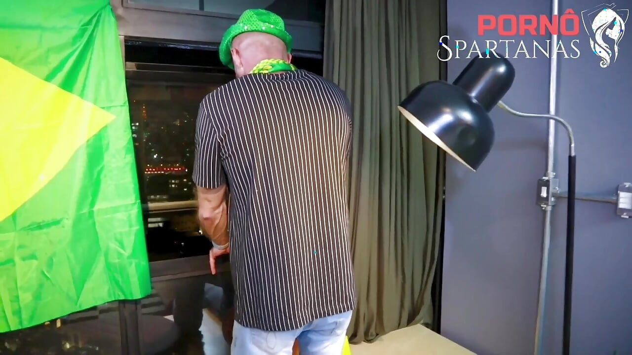 Paciente Caliente y el Doctor Travieso