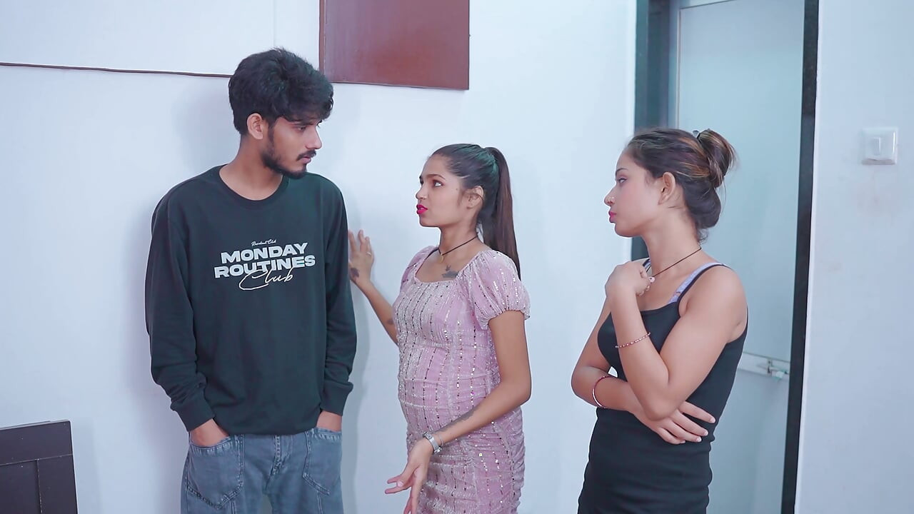 Indianas meninas convidam seu namorado para sexo a três com dura Clear Hindi Audio
