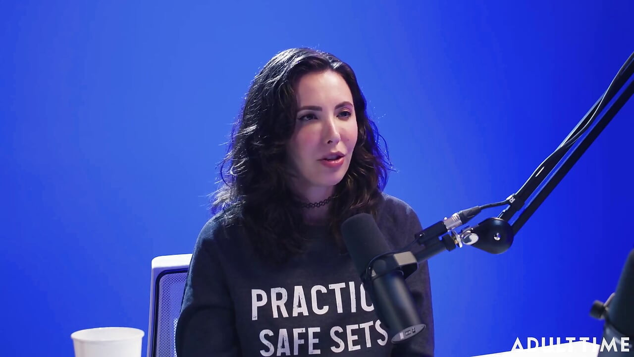 Casey Calvert: Tiger King paródia, imposztor szindróma és BDSM a felnőtt idő podcast