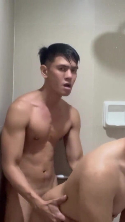 Jak Malik - Shower Time | Clip 1