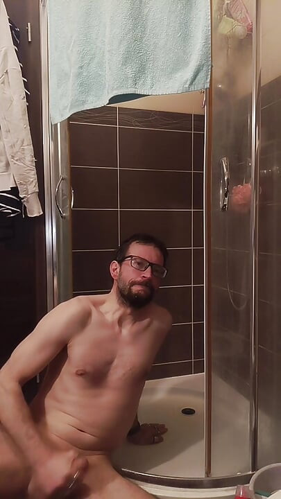 Jerking off a Cock in the Shower
