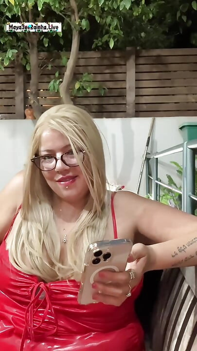 Horny Brazilian BBW MILF Goddess's First Reaction to Playmate's Dick Pic