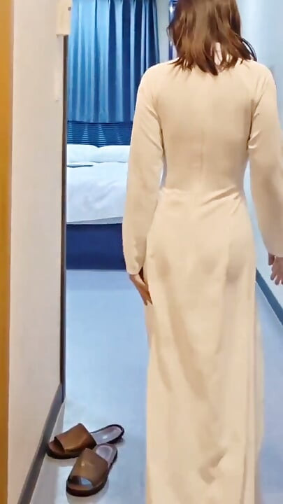 Naiminen ja sperma vietnamilaisen tytön sisällä